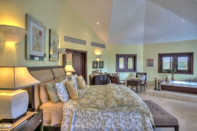 Luxury Villa Photo #22