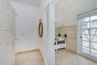 Luxury Villa Photo #45