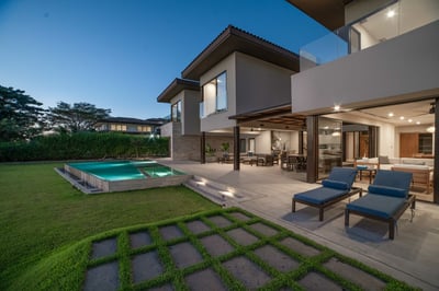 Luxury Villa Photo #4