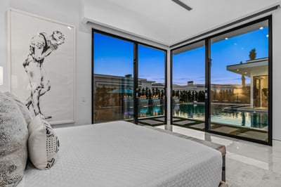 Luxury Villa Photo #27