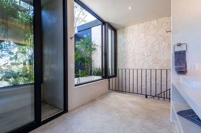 Luxury Villa Photo #15
