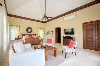 Luxury Villa Photo #22