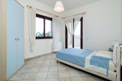 Luxury Villa Photo #15