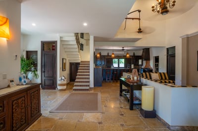Luxury Villa Photo #35