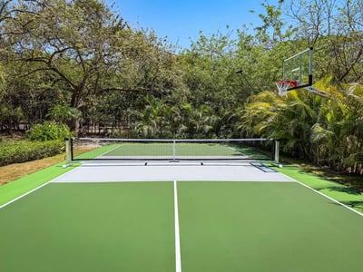 Private Pickleball & Basketball Courts