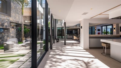Luxury Villa Photo #40