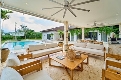 Luxury Villa Photo #4