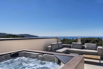 Luxury Villa Photo #4