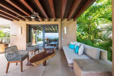 Luxury Villa Photo #22