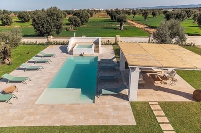 Luxury Villa Photo #4