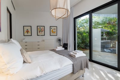 Luxury Villa Photo #19