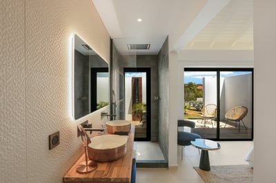 Luxury Villa Photo #40