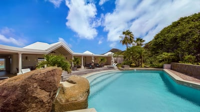 Luxury Villa Photo #8