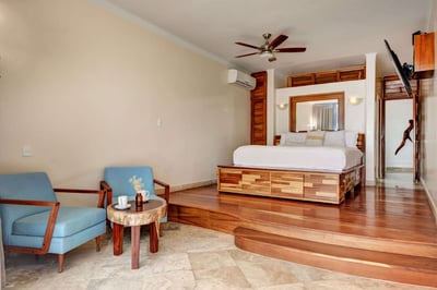 Luxury Villa Photo #17