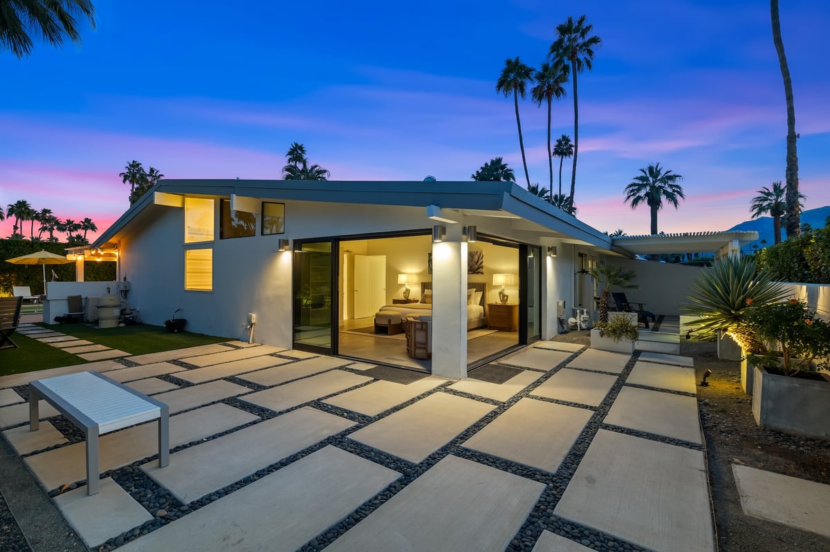 Alexander Desert Dreams