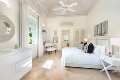Luxury Villa Photo #13