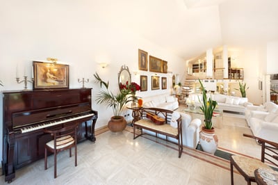 Luxury Villa Photo #8
