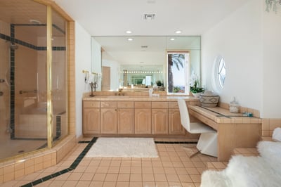 Luxury Villa Photo #30
