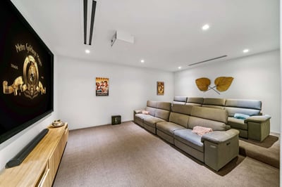 Luxury Villa Photo #22