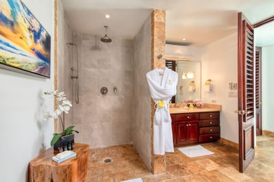 Luxury Villa Photo #29