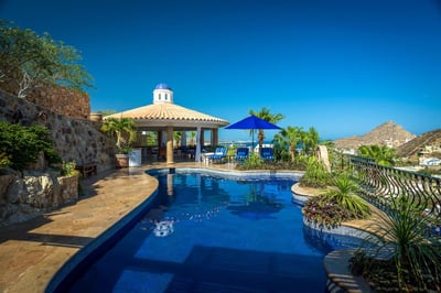 Luxury Villa Photo #3