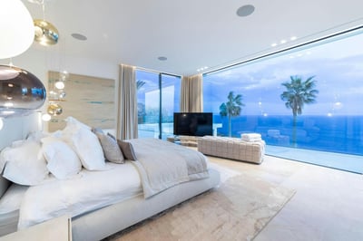 Luxury Villa Photo #38