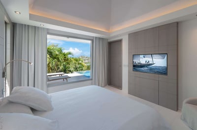 Luxury Villa Photo #15