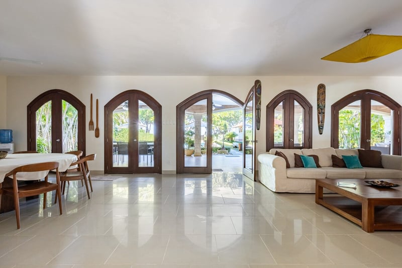 Colonial Beach Villa