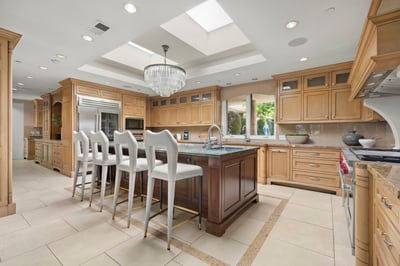 Luxury Villa Photo #18