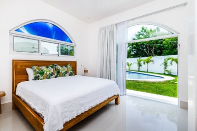 Luxury Villa Photo #32