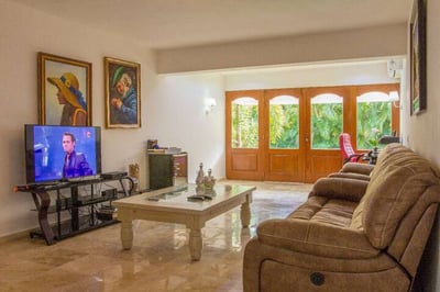 Luxury Villa Photo #8