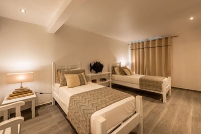 Luxury Villa Photo #24