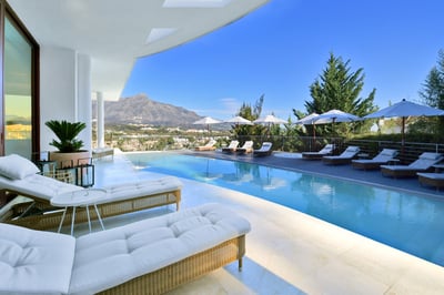 Luxury Villa Photo #5