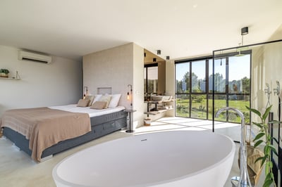 Luxury Villa Photo #32