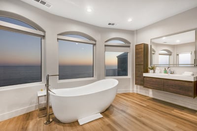 Luxury Villa Photo #26