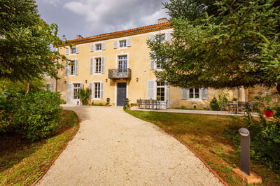 Luxury Villa Photo #3