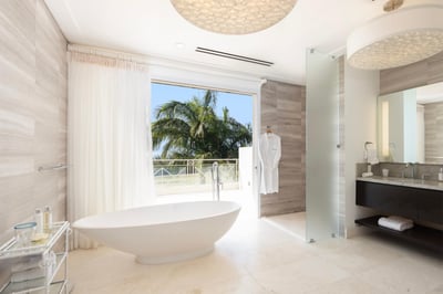 Luxury Villa Photo #39