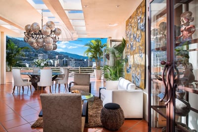 Luxury Villa Photo #15