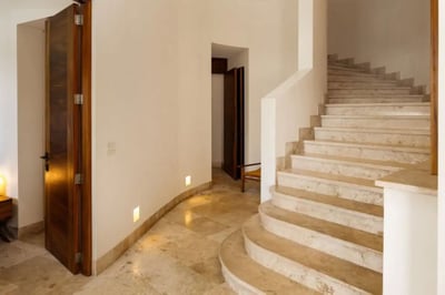Luxury Villa Photo #21