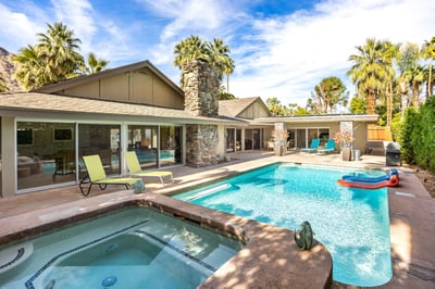 17 Palms