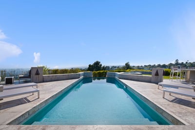 Luxury Villa Photo #3