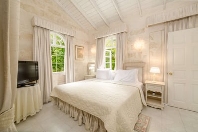Luxury Villa Photo #22