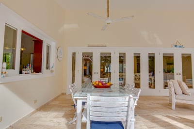 Luxury Villa Photo #9