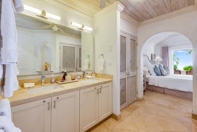 Luxury Villa Photo #12