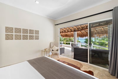 Luxury Villa Photo #27