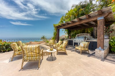 Luxury Villa Photo #10