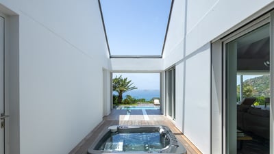 Luxury Villa Photo #23