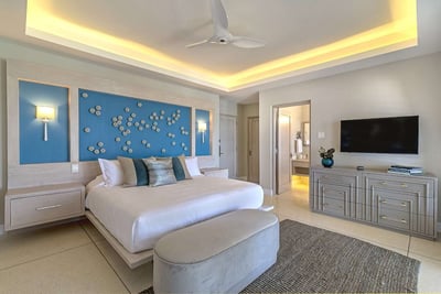 Luxury Villa Photo #17