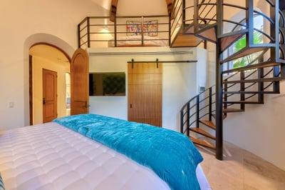 Luxury Villa Photo #29