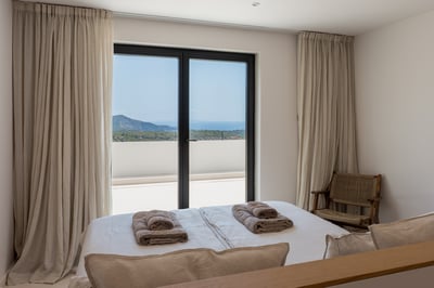 Luxury Villa Photo #36